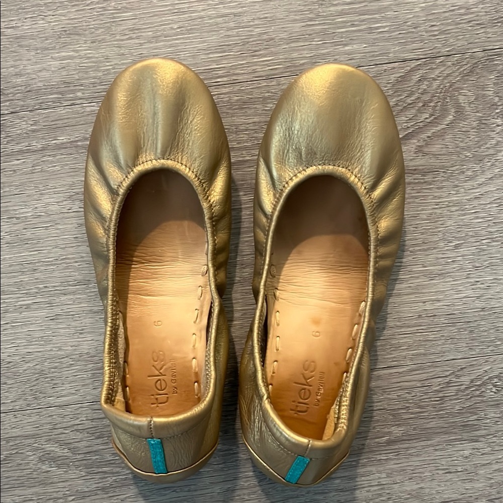 Tieks Women’s Gold Flats Size 6